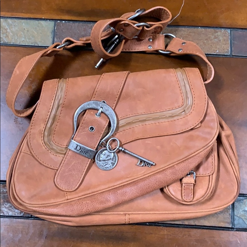 Dior purse